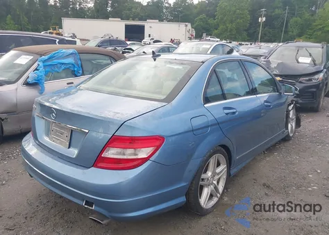 2010 Mercedes-Benz C 300 Luxury/Sport из США, поврежденный, VIN WDDGF5EB8AR095480